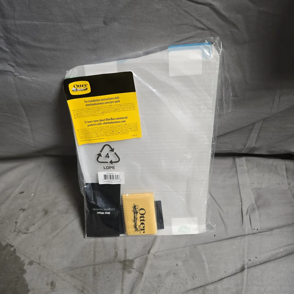 BOX OF APPROXIMATELY 10 OTTER BRAND ALPHA GLASS SCREEN PROTECTOR FOR APPLE 10.2 IPAD 7TH GEN