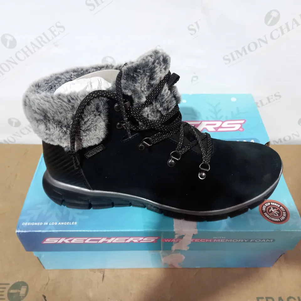 BOXED PAIR OF SKECHERS BOOTS- SIZE 8
