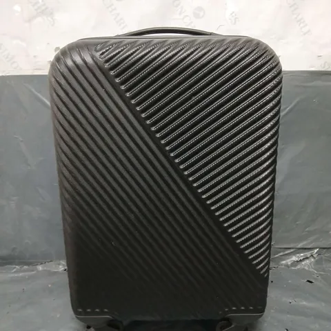 UNBRANDED SMALL WHEELED SUITCASE IN BLACK 