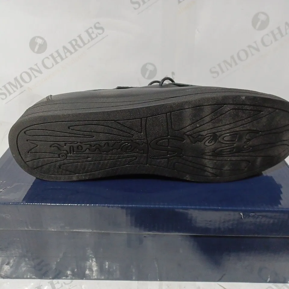 BOXED BEN SHERMAN QUD WALLABEE SHOE - SIZE 10