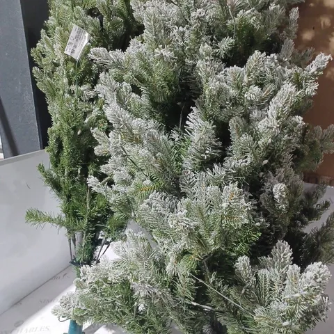 SANTA'S PRE-LIT CHRISTMAS TREE (NATURAL & SNOW KISSED)