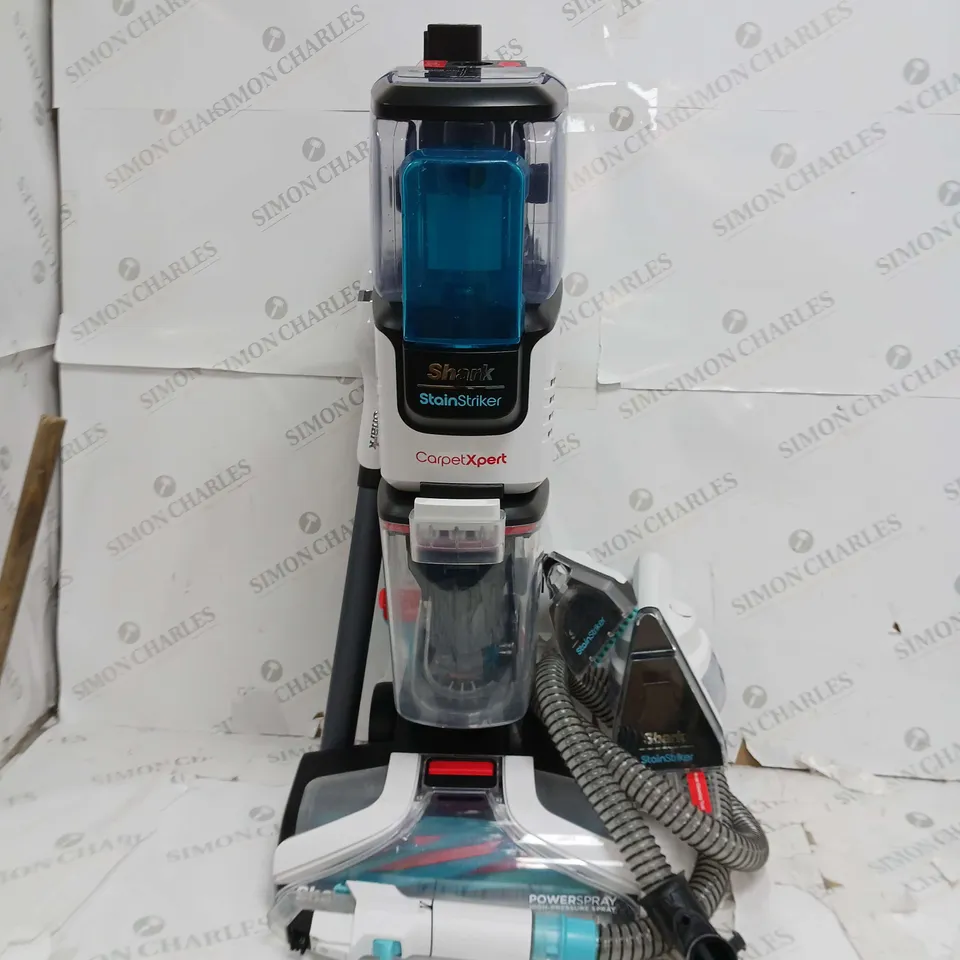 BOXED SHARK CARPET XPERT DEEP CARPET CLEANER & BUILT IN STAIN STRIKER EX200UK 