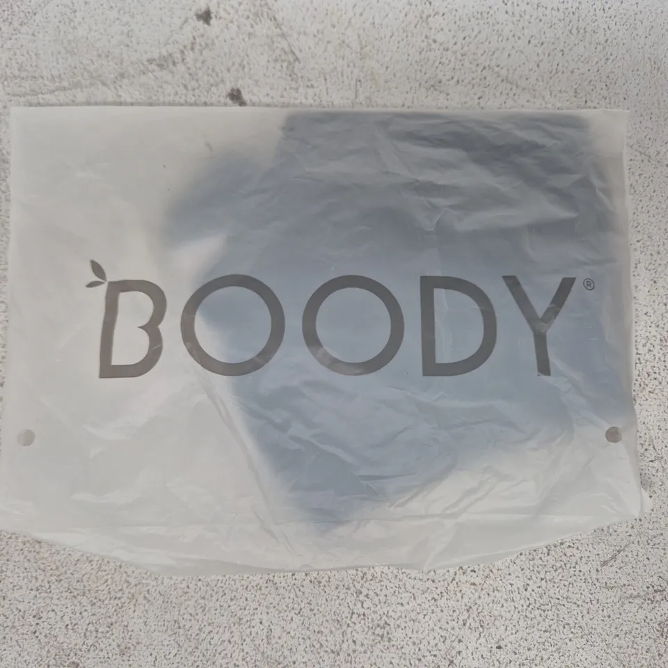 BAGGED BOODY FULL BUST WIRELESS BRA IN BLACK SIZE SMALL