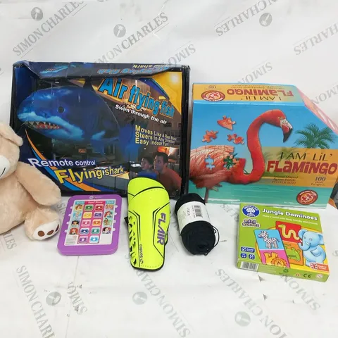 LARGE QUANTITY OF ASSORTED TOYS AND ACCESSORIES TO INCLUDE; AIR FLYING FISH, SONDICO SHIN PADS, I AM LIL FLAMINGO AND SOFT TOY