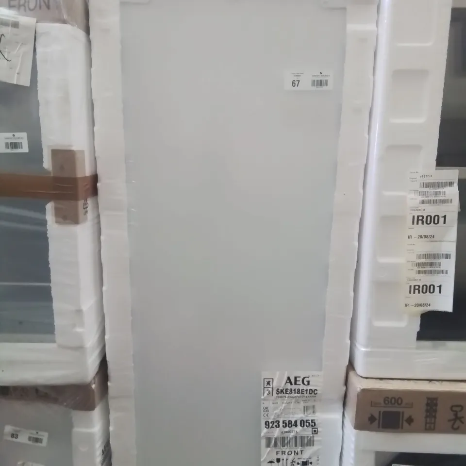 AEG 6000 SERIES TALL INTEGRATED FRIDGE 310L MODEL SKE818E1DC RRP £1000