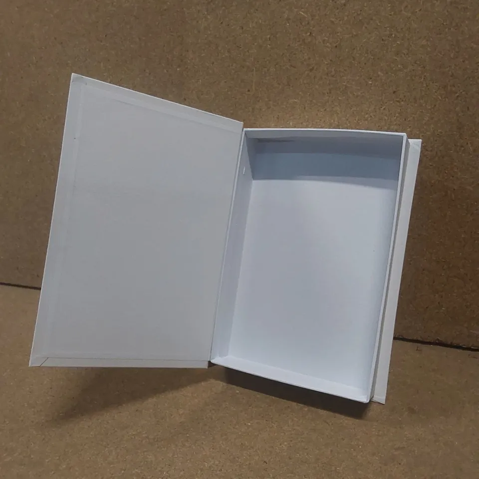 BRAND NEW BOXED WHITE GOLD FOIL GCH DECORATIVE BOX 