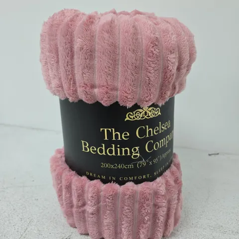 THE CHELSEA BEDDING COMPANY PINK PLUSH THROW – 200X240 CM