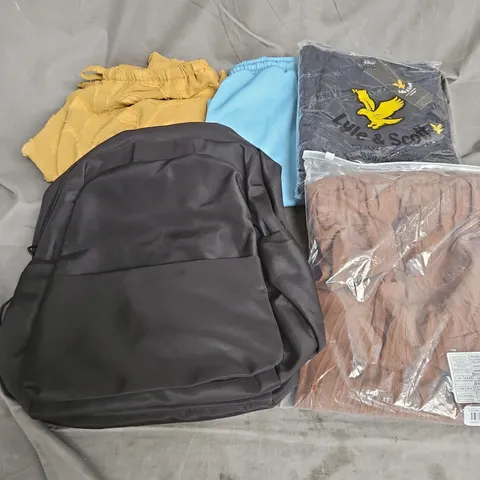 BOX OF APPROXIMATELY 20 ASSORTED CLOTHING ITEMS TO INCLUDE TROUSERS, SHORTS, BAG, ETC