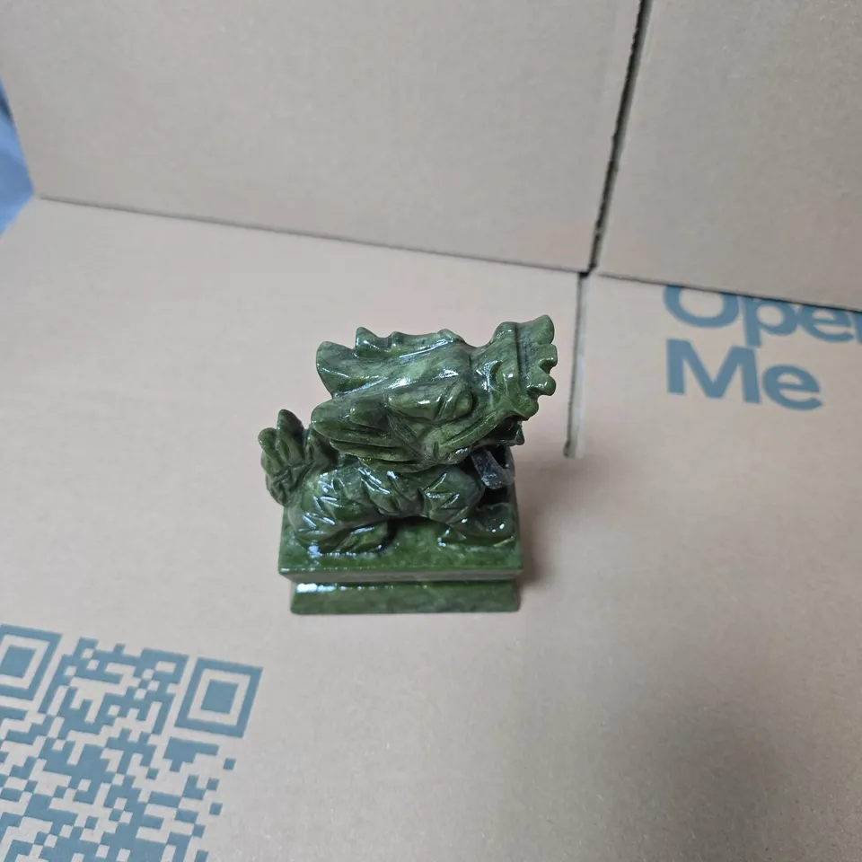 BOX OF APPROXIMATELY 15 ASSORTED ITEMS INCLUDING NOKIA 105 MOBILE PHONE , WILD FLOWER SEEDS AND DRAGON ORNAMENT 