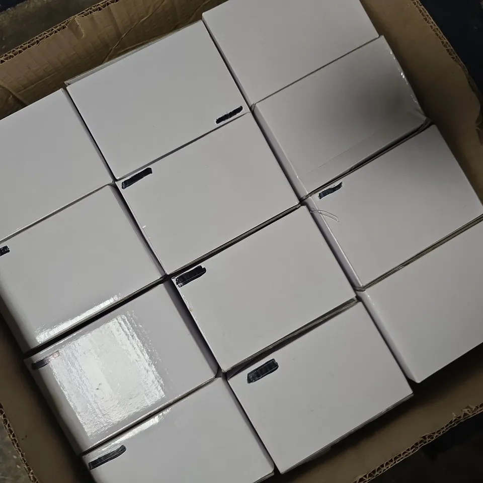 APPROXIMATELY 24 X13-12056 CAR GPS NAVIGATION SYSTEMS