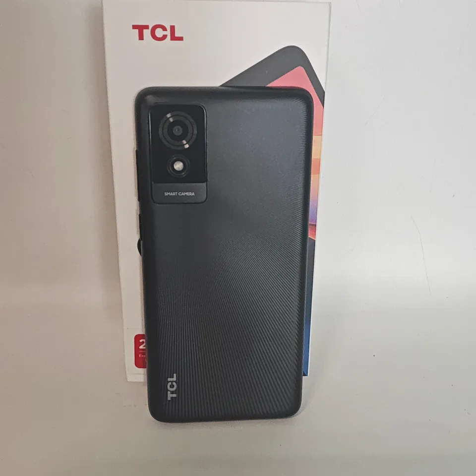 BOXED TCL 501 2/32GB IN BLACK - T433D