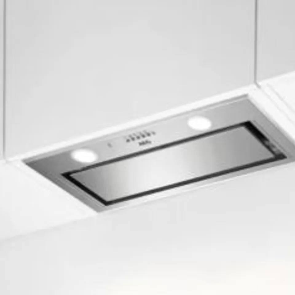 AEG CHIMNEY COOKER HOOD STAINLESS STEEL MODEL DGE5661HM RRP £417