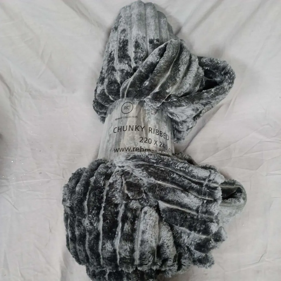 REHMAT COLLECTION CHUNKY RIBBED THROW IN GREY (220X240CM)