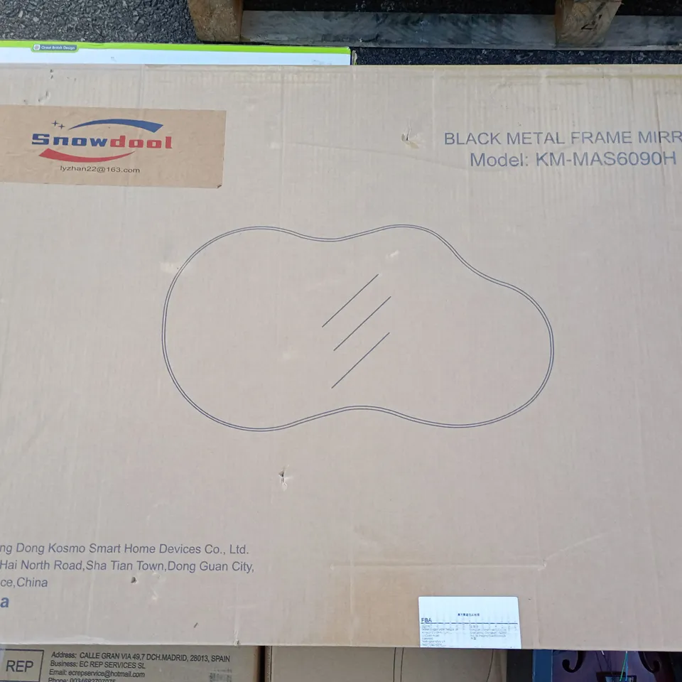 PALLET OF ASSORTED HOUSEHOLD ITEMS TO INCLUDE SCOVILLE PAN SET BOXED MIRROR AND VIOLIN 