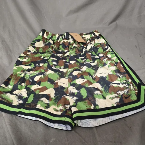 NIKE CAMOFLAUGE BASKETBALL SHORTS - SIZE M