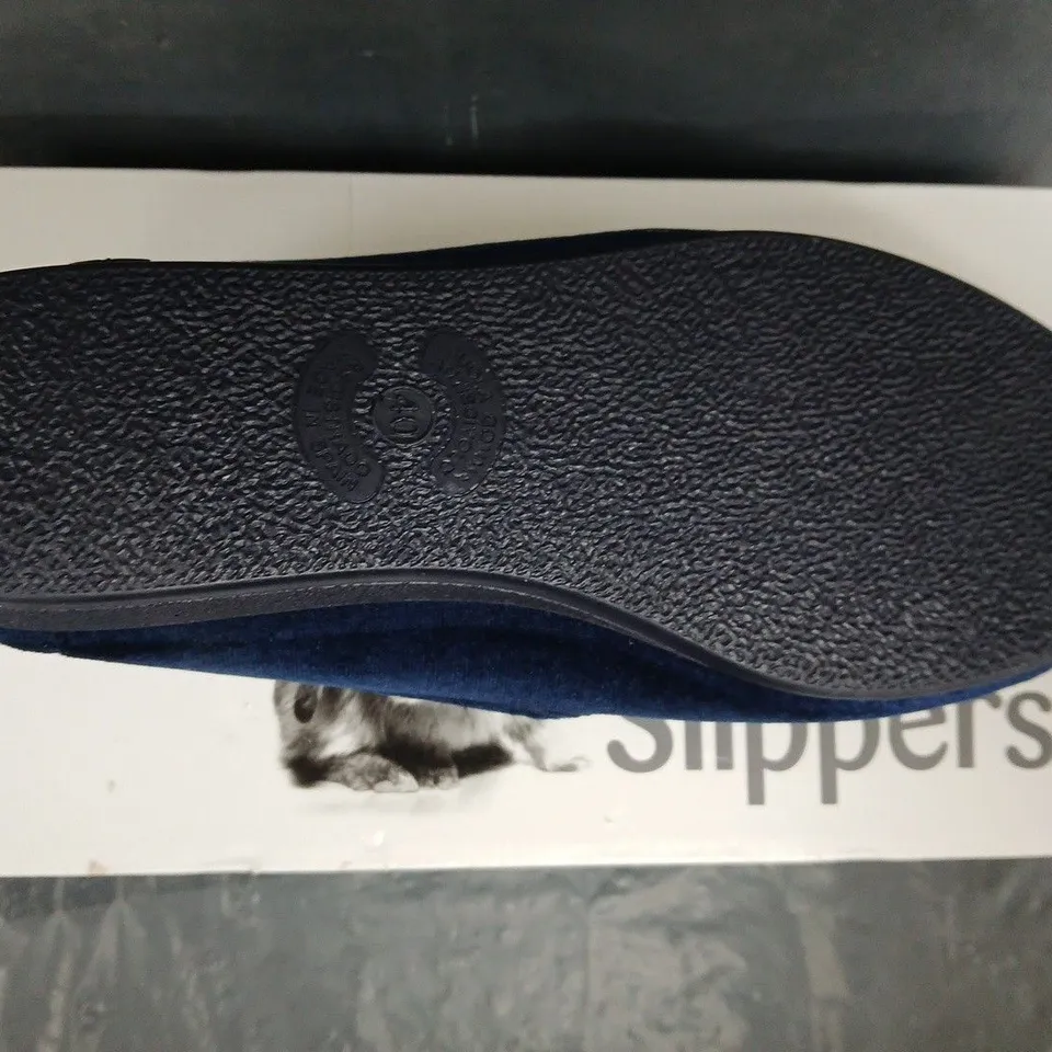 BOXED PAIR OF LUNAR SLIPPERS IN NAVY SIZE EU 40