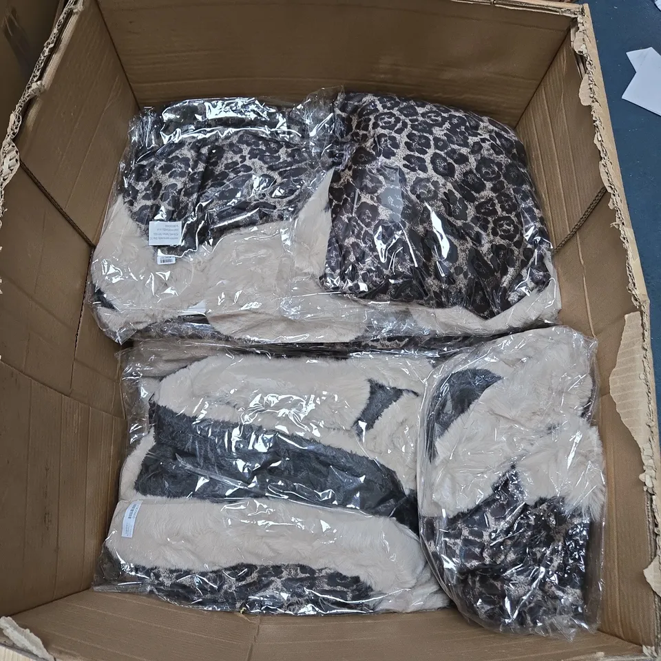 BOX OF APPROXIMATELY 10 TAMSY LEOPARD PATTERN DOUBLE LAYER FAUX FUR PONCHOS