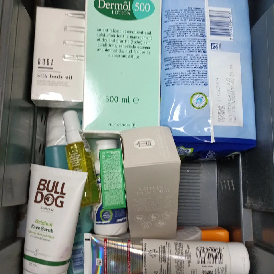 APPROXIMATEY 20 ASSORTED HEALTH AND BEAUTY PRODUCTS TO INCLUDE - DERMOL 500 LOTION - SOLTAN AFTERSUN SPRAY AND DUREX EXTENDED PLEASURE CONDOMS