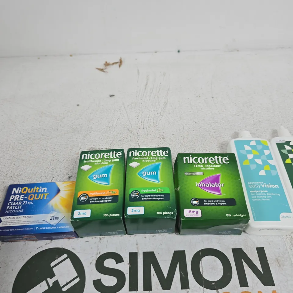 TOTE OF APPROXIMATELY 10 ASSORTED ITEMS INCLUDING SPECSAVERS ALLPURPOSE, SPECSAVERS EASIPURPOSE AND NICORETTE INHALKATOR
