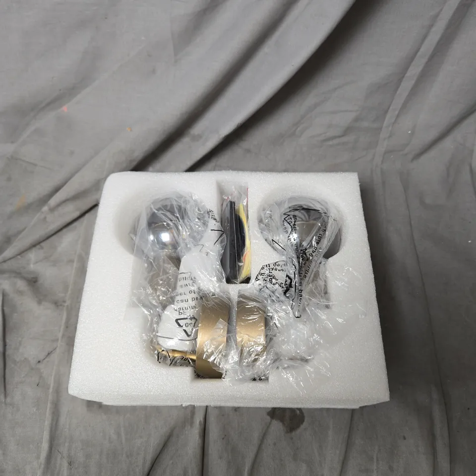 SFIXX SET OF TWO RECHARGEABLE GLASS WALL LIGHTS WITH REMOTE