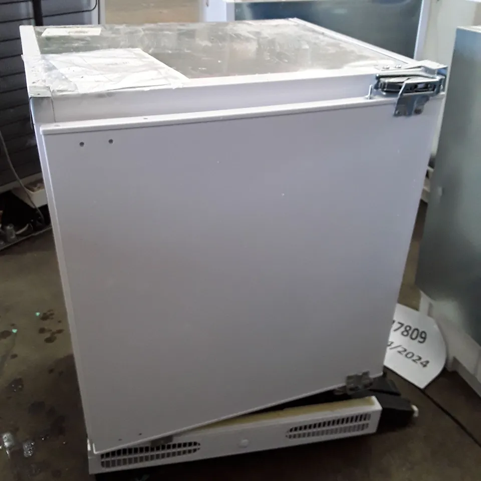 LOGIK LIL60W22 INTEGRATED UNDERCOUNTER FRIDGE 