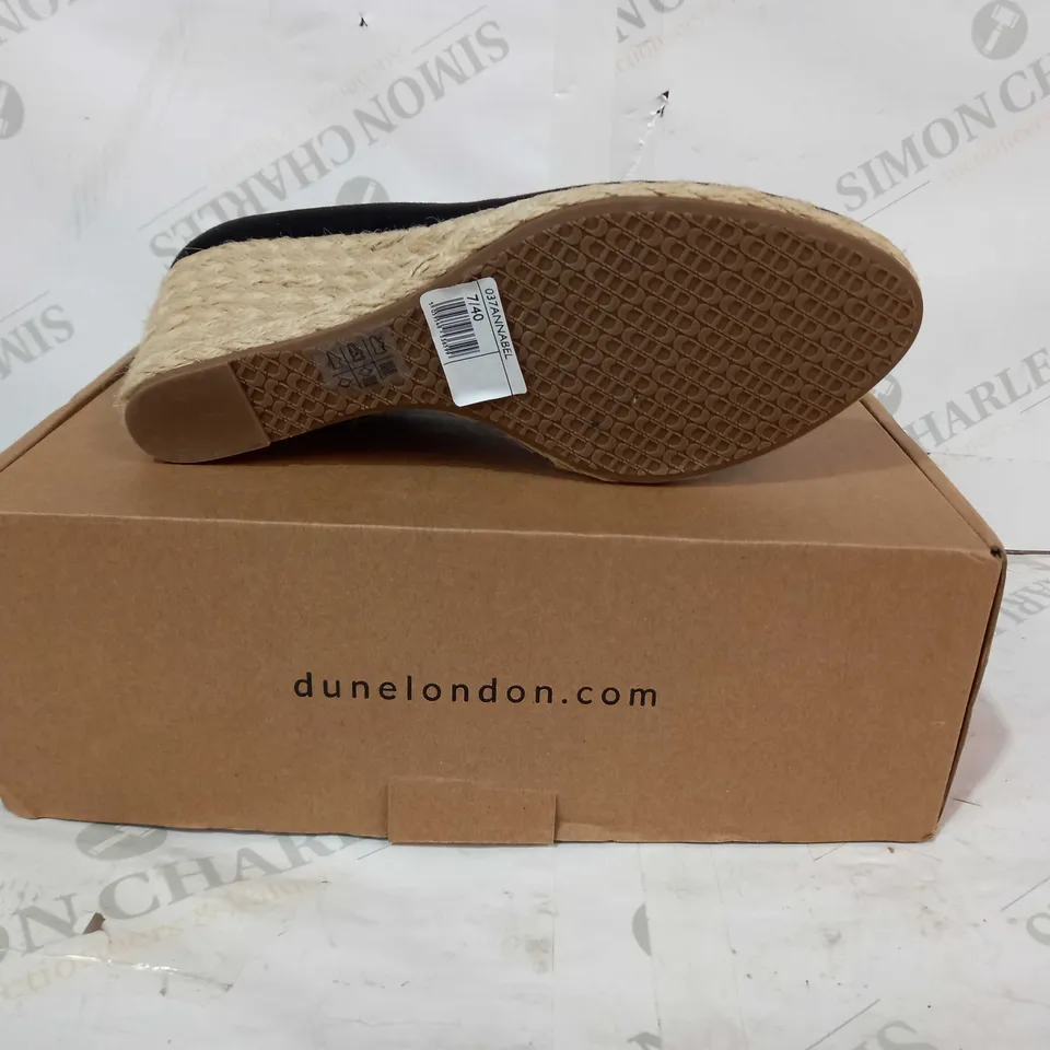 BOXED PAIR OF DUNE LONDON WEDGE SHOES IN BLACK UK SIZE 7