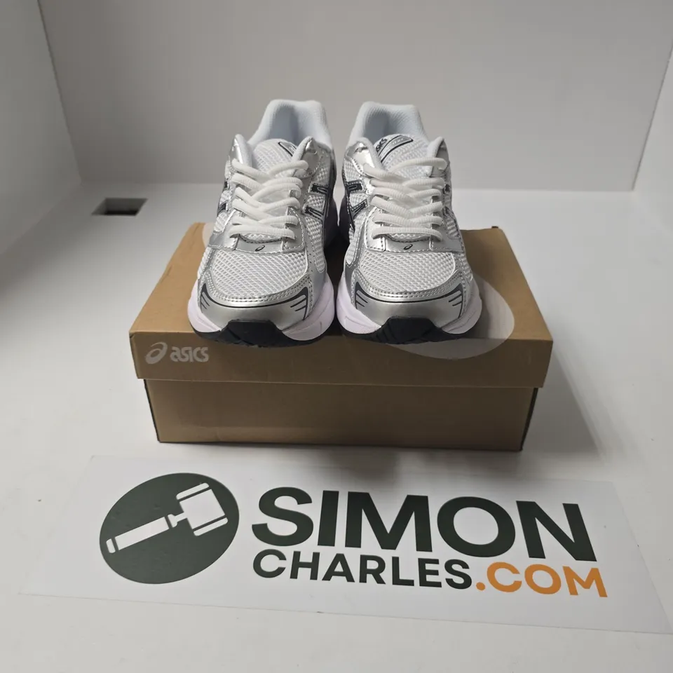BOXED PAIR OF ASICS GEL-1130 TRAINERS IN WHITE - UK 5