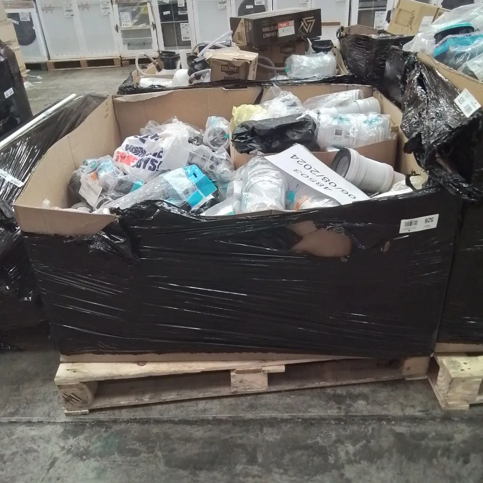 PALLET CONTAINING VARIOUS ELECTRICAL AND PLUMBING SUPPLIES TO INCLUDE: FLEXI WC FITTINGS ETC.