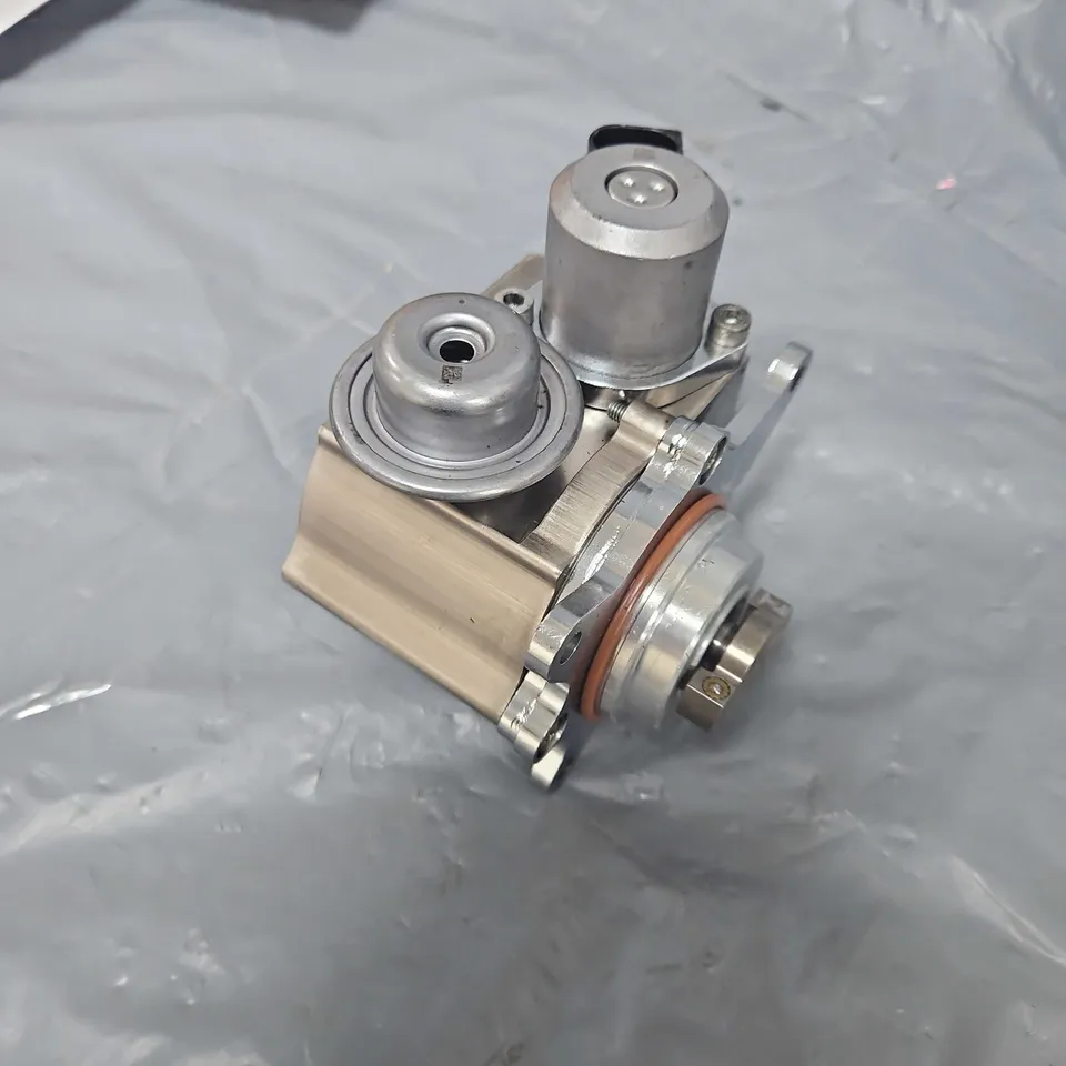 PETROL HIGH PRESSURE FUEL PUMP FOR PEUGEOUT 207 308 508 AND CITROEN C4 