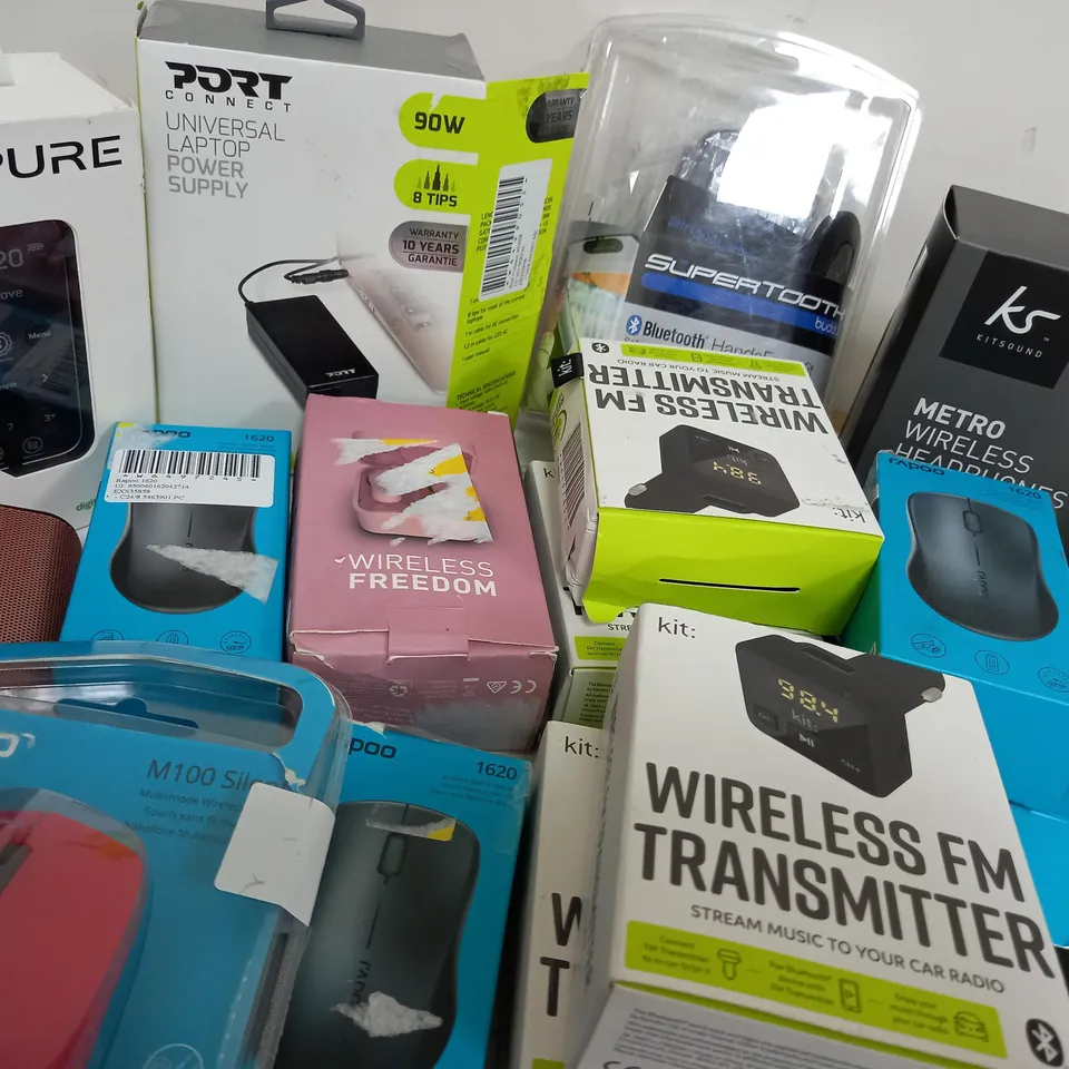 APPRROXIMETELY 15 ASSORTED ELECTRICAL ITEMS INCLUDING KITSOUND HEADPHONES, PURE RADIO AND RAPOO WIRELESS MOUSE
