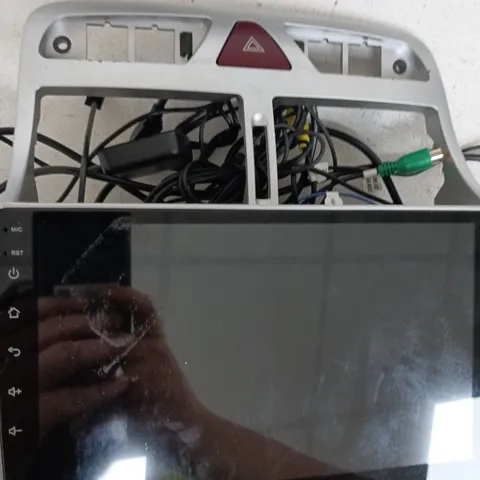 IN-CAR MULTIMEDIA HEAD UNIT WITH TOUCHSCREEN DISPLAY AND DASH-MOUNT FRAME