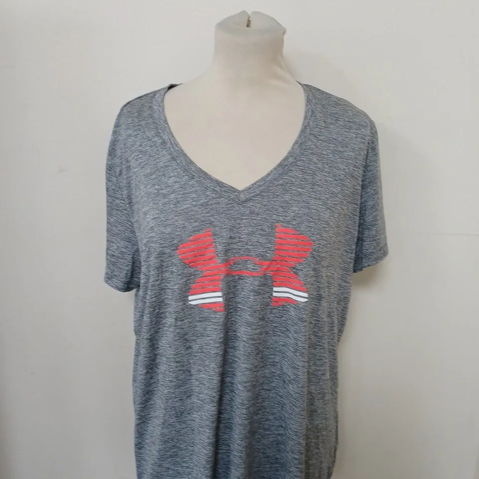 UNDER ARMOUR V-NECK T-SHIRT SIZE XL