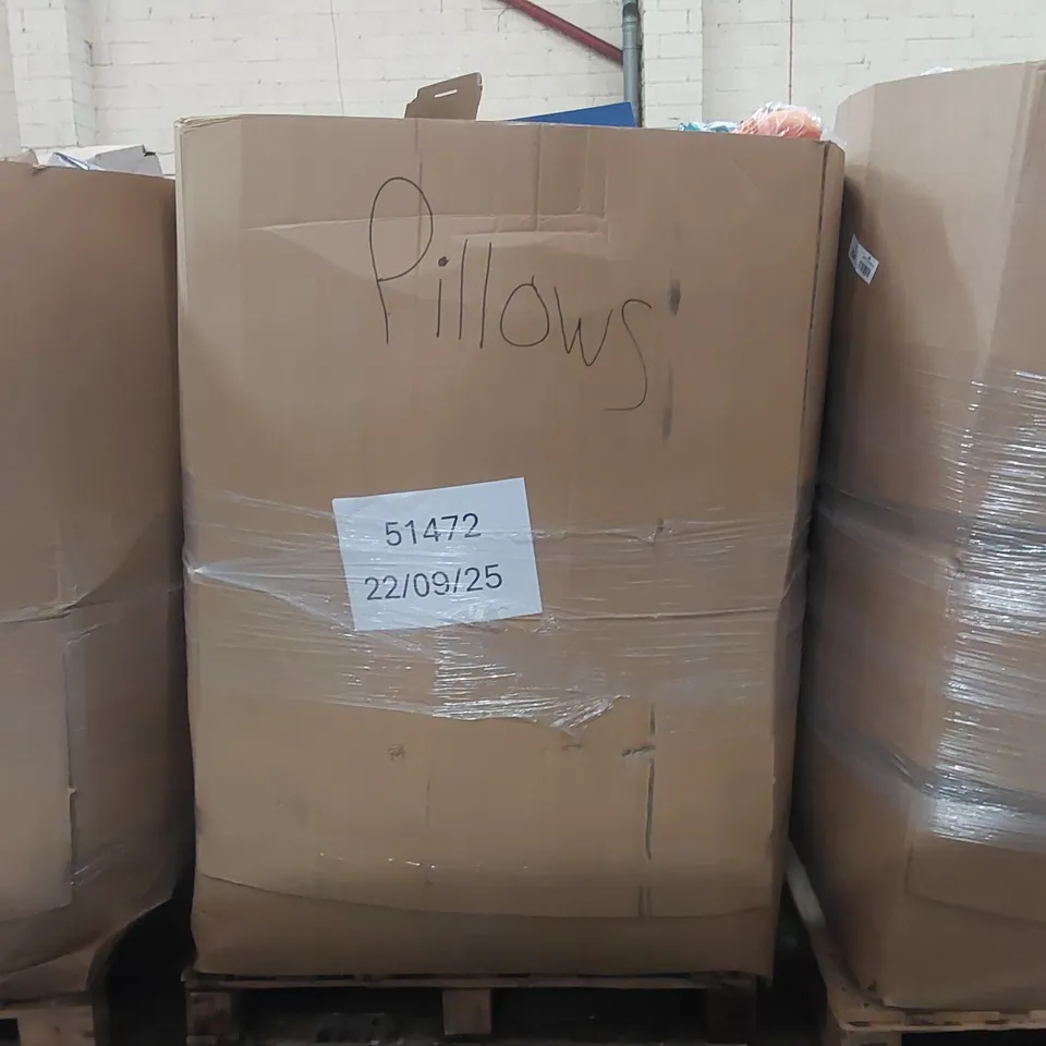 PALLET CONTAINING A VERY LARGE QUANTITY OF ASSORTED PILLOWS AND RELATED BEDDING/COMFORT PRODUCTS ECT
