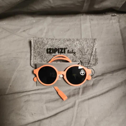 IZIPIZI BABY ROUND SUNGLASSES – ORANGE FRAME (0-2 MONTHS)