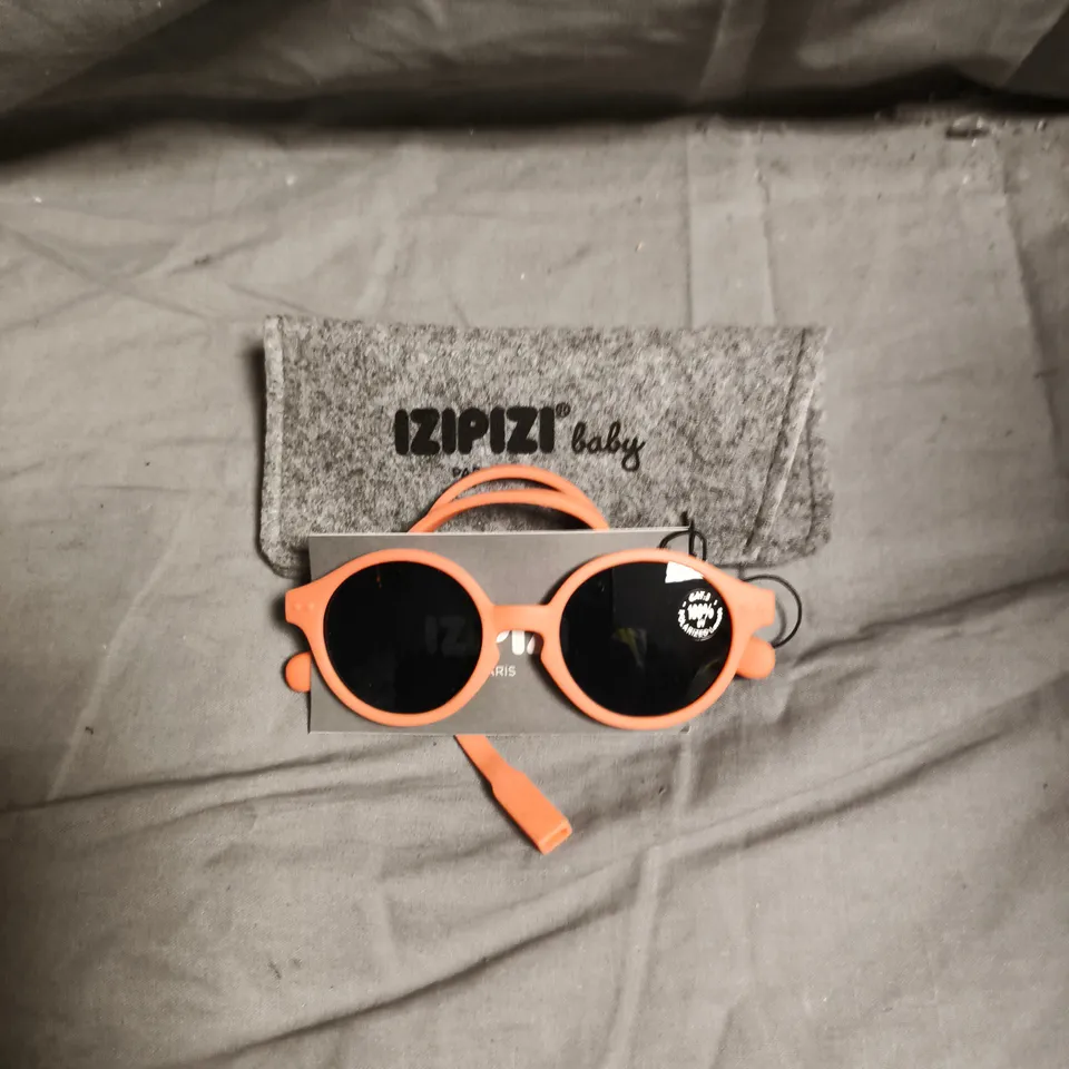 IZIPIZI BABY ROUND SUNGLASSES – ORANGE FRAME (0-2 MONTHS)