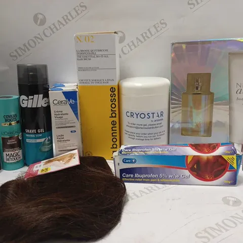 LOT OF APPROX 30 ASSORTED BEAUTY PRODUCTS TO INCLUDE NEXT AURA GIFT SET, ORAL B REPLACEMENT HEADS PACK, CERA VE MOISTURISING LOTION, ETC