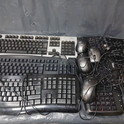 APPROXIMATELY 25 ASSORTED PERIPHERALS TO INCLUDE MICROSOFT 1482, TRUST 22695-02, LENOVO LXH-EKB-10YA, ETC - COLLECTION ONLY