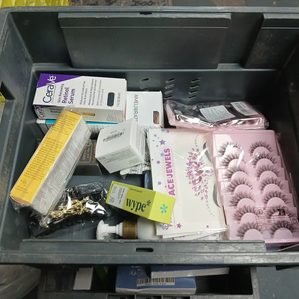 APPROXIMATEY 20 ASSORTED HEALTH AND BEAUTY PRODUCTS TO INCLUDE WYPE TOILET PAPER GEL, CERAVE RETINOL SERUM AND FALSE LASHES