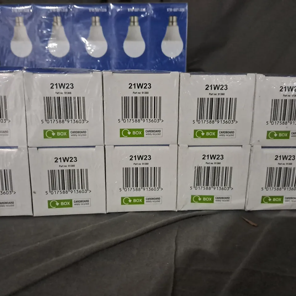 APPROXIMATELY 30 BOXED SAXBY ROUND BULBS B22 LED GLS 10W 6000K 
