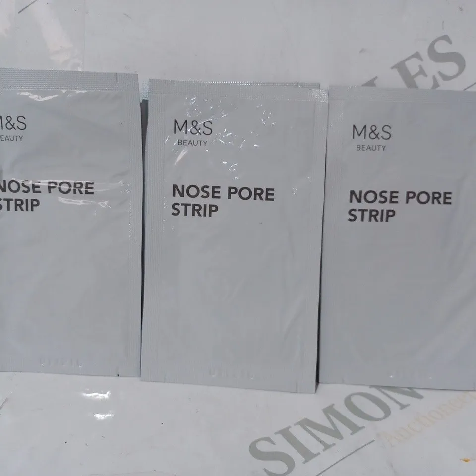 BOX OF APPROXIMATELY 300 M&S NOSE PORE STRIPS