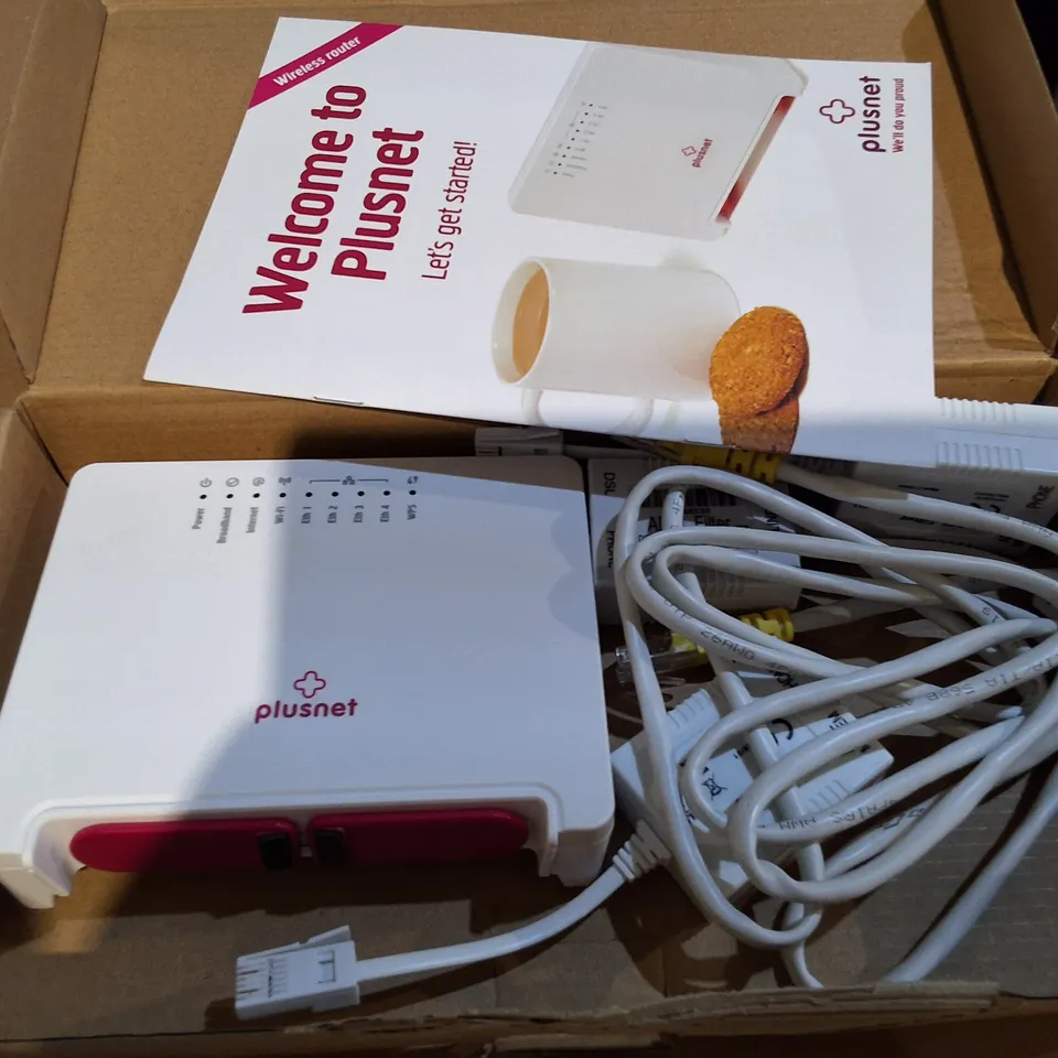 LOT OF APPROXIMATELY 26 ASSORTED ITEMS TO INCLUDE IPECS LPD-7008D TELEPHONES, DELL DOCK AND SAGEM MODEM