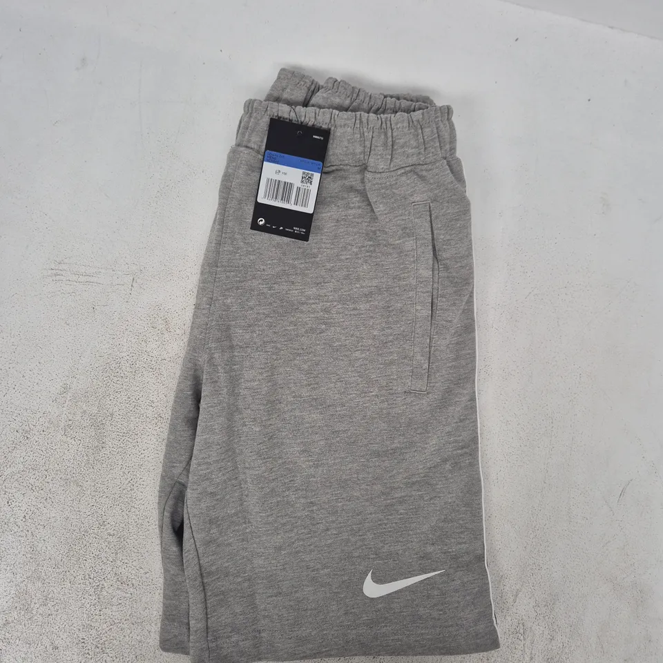 NIKE MENS SWEAT SHORTS IN GREY SIZE MEDIUM