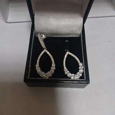 DIAMONIQUE TEAR DROP RHODIUM PLATED EARRINGS