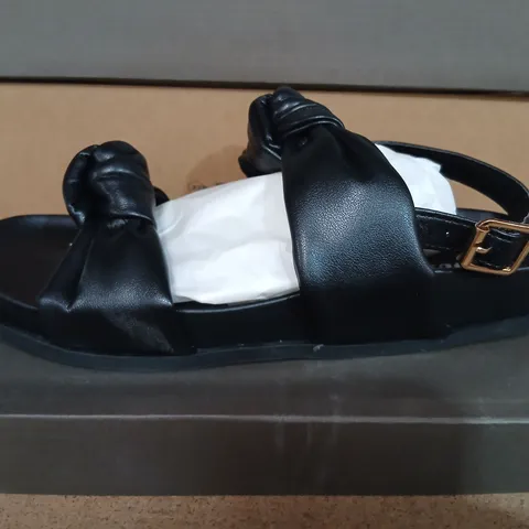 DUNLOP BILLIE DLP118 SANDALS - BLACK, UK 5