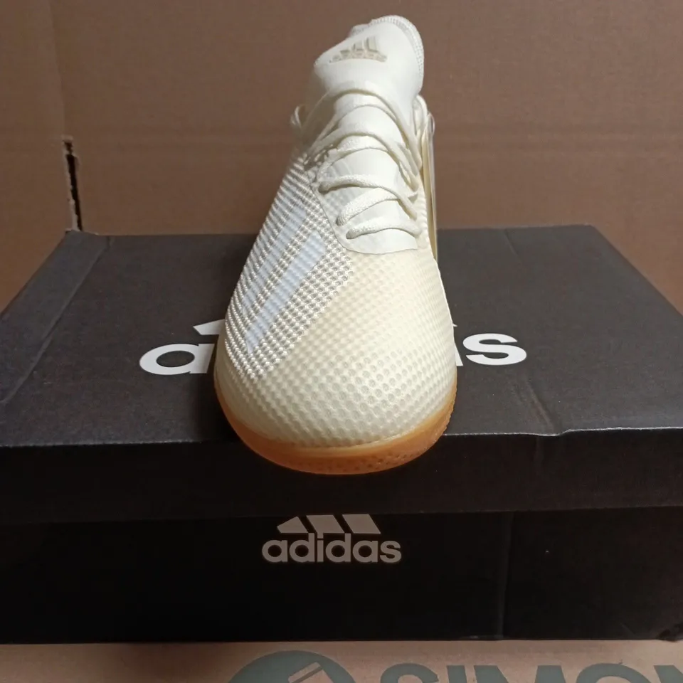 BOXED PAIR OF ADIDAS X TANGO 18.3 IN INDOOR FOOTBALL BOOTS – WHITE, UK 10