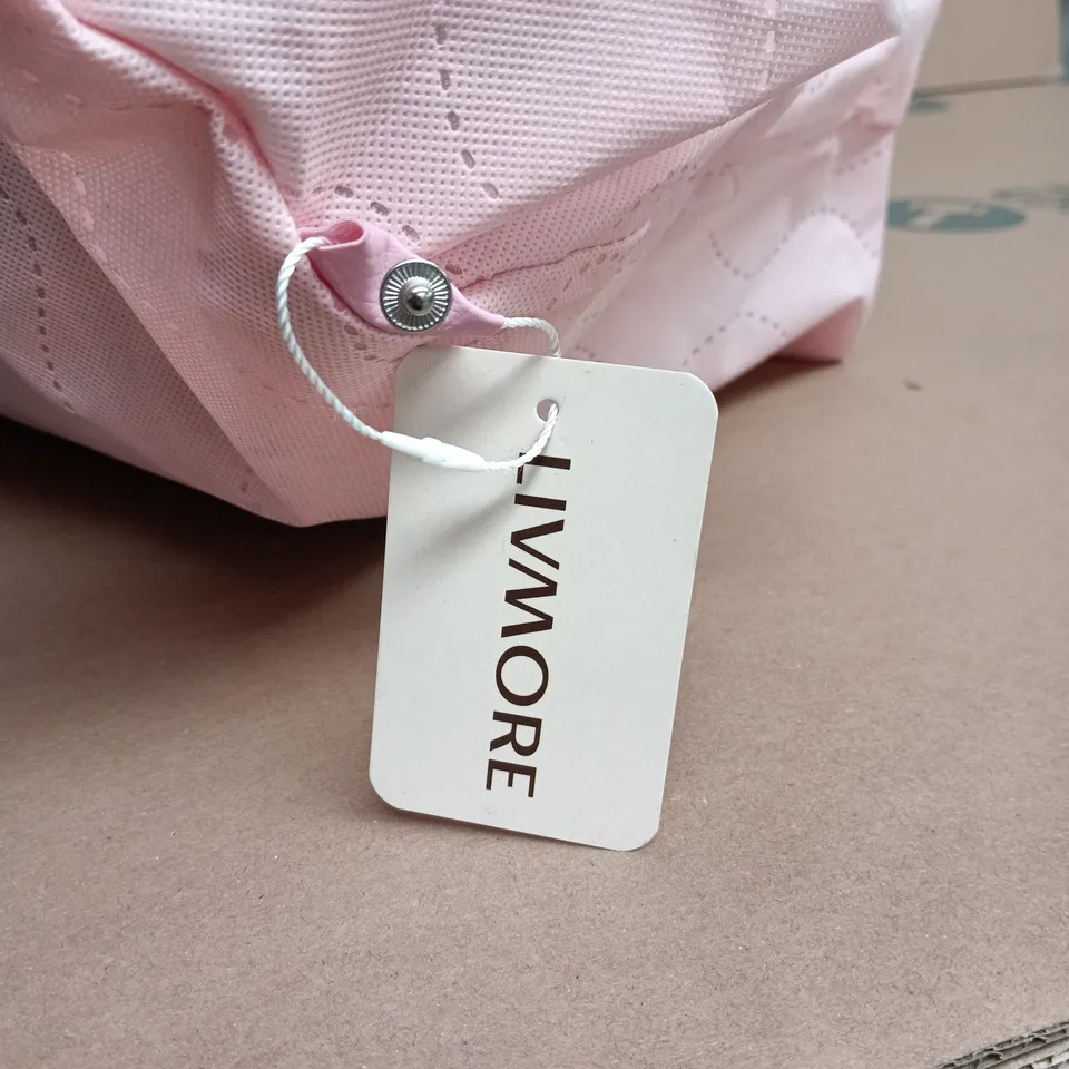 LIVMORE WINTER SET OF 3 COMFORTED DOUBLE COMFORTER PLUS PILLOW CASES IN PINK CARRY BAG TAGGED