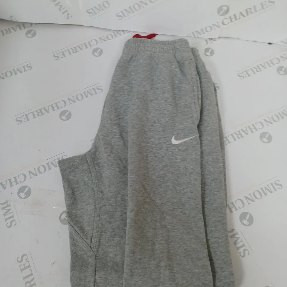 NIKE FLEECED TRACKSUIT BOTTOMS SIZE XL