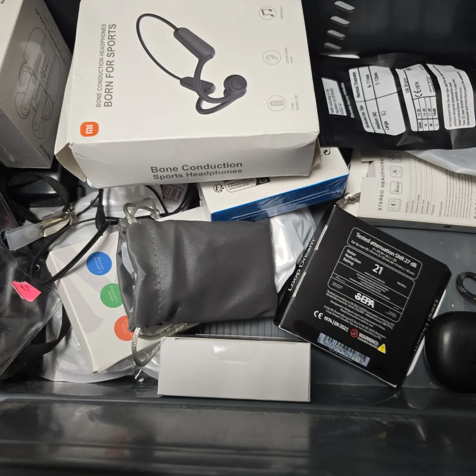 APPROXIMATELY 12 ASSORTED ITEMS TO INCLUDE - BTOOTOS PRO TRUE WIRELESS EARBUDS , PANASONIC ERGOFIT EARBUDS , YYK-Q28 OPEN EAR HEADPHONES ETC