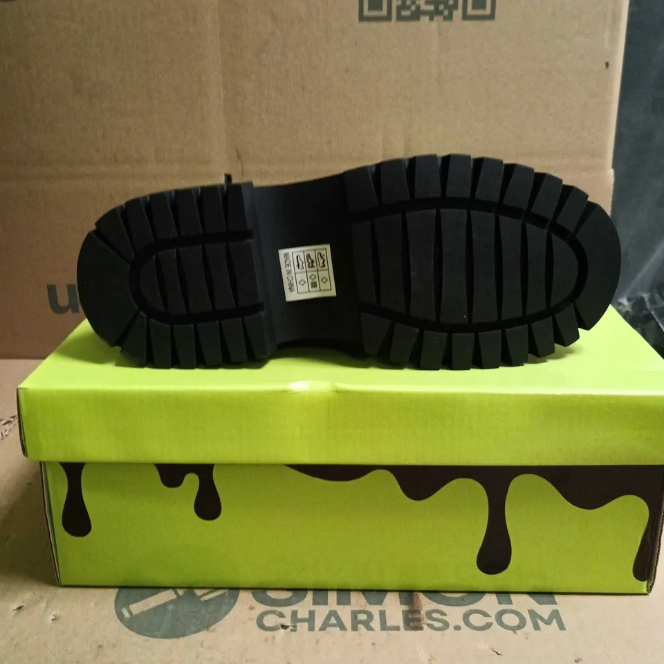 KOI KIDZ MAGIC DREAMERS LACE UP BOOTS BLACK SIZE 3