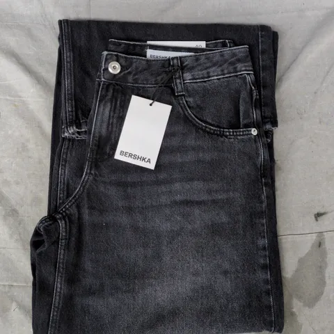 BERSHKA WIDE LOW WAIST JEANS IN BLACK SIZE UK 12